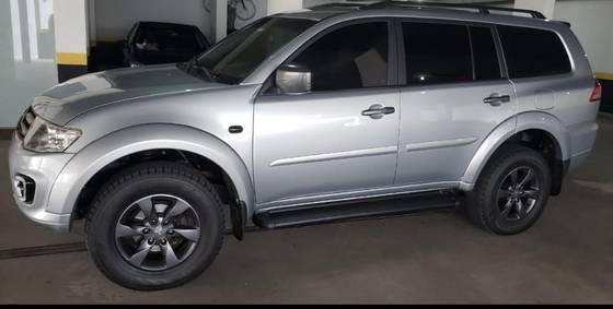 MITSUBISHI PAJERO 3.2 4X4 16V TURBO INTERCOOLER DIESEL 4P AUTOMÁTICO